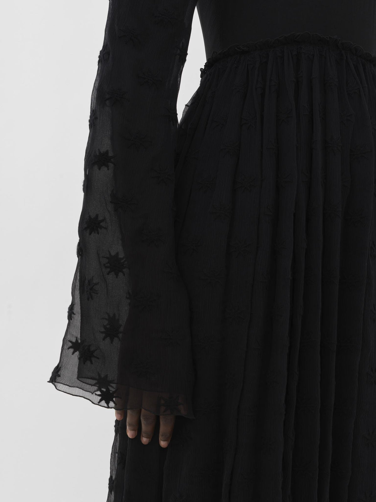 OK PORTE_Robe maxi empire en soie - Black