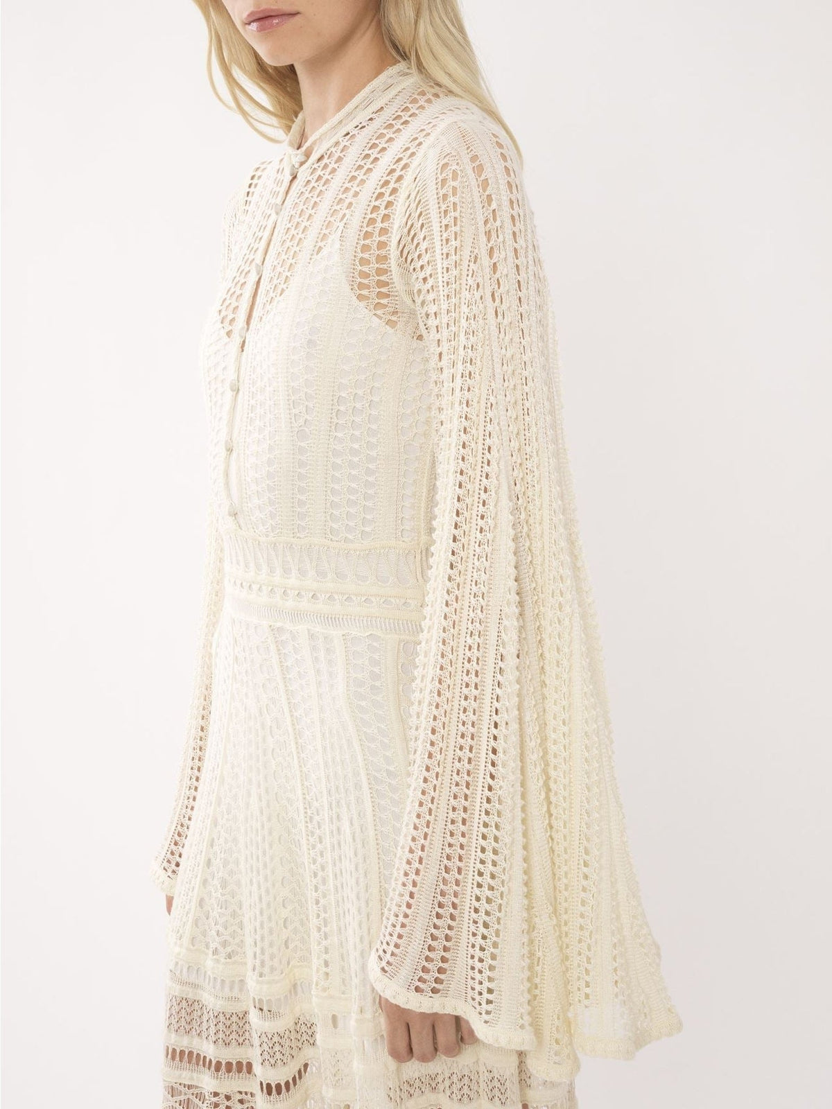 OK PORTE_Robe longue évasée à col boutonné en lin - Iconic Milk