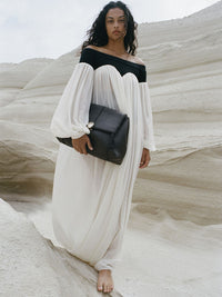 OK PORTE_Robe longue bi-matière à épaules dénudées en laine - Black & White