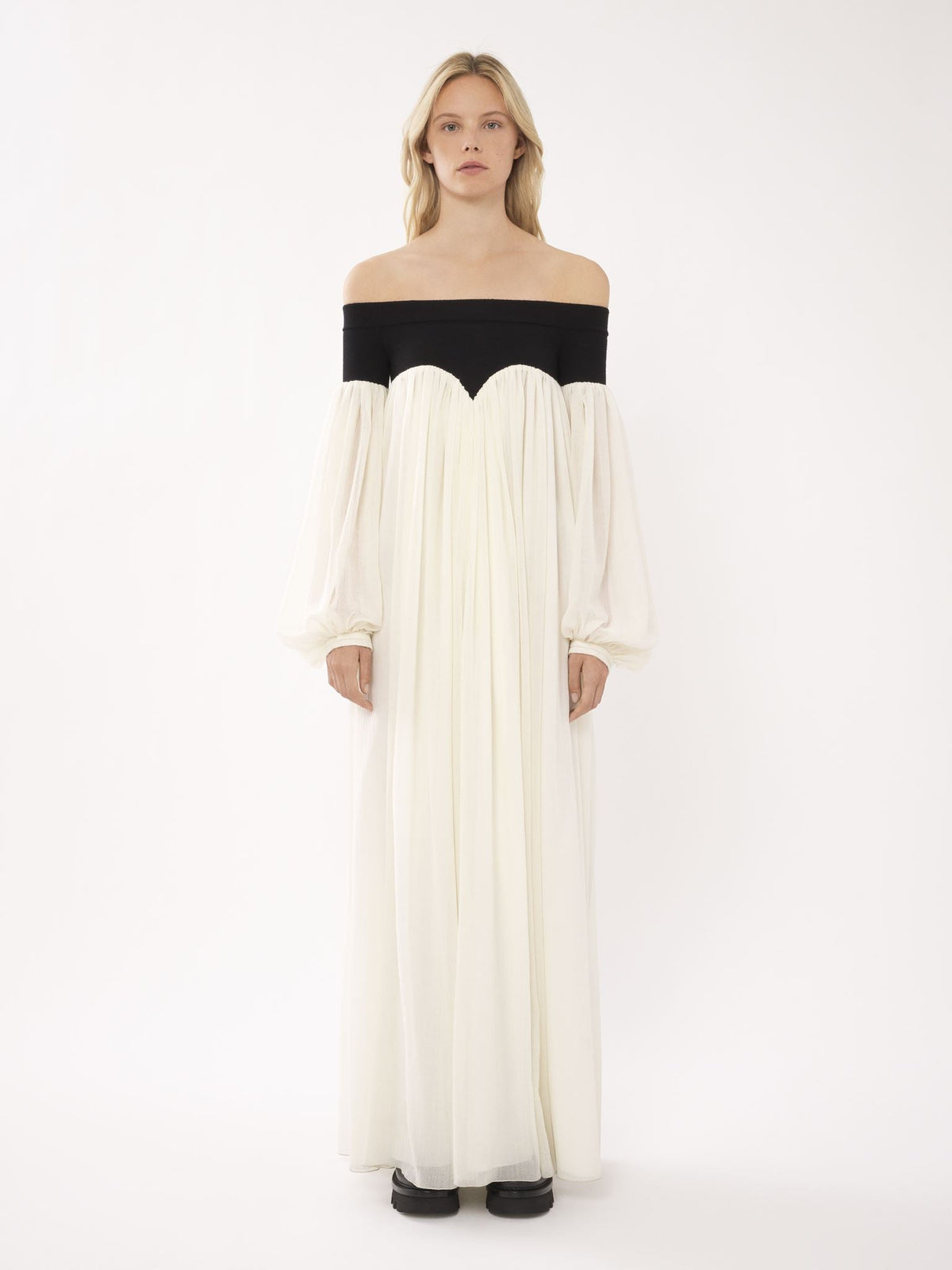 OK PORTE_Robe longue bi-matière à épaules dénudées en laine - Black & White