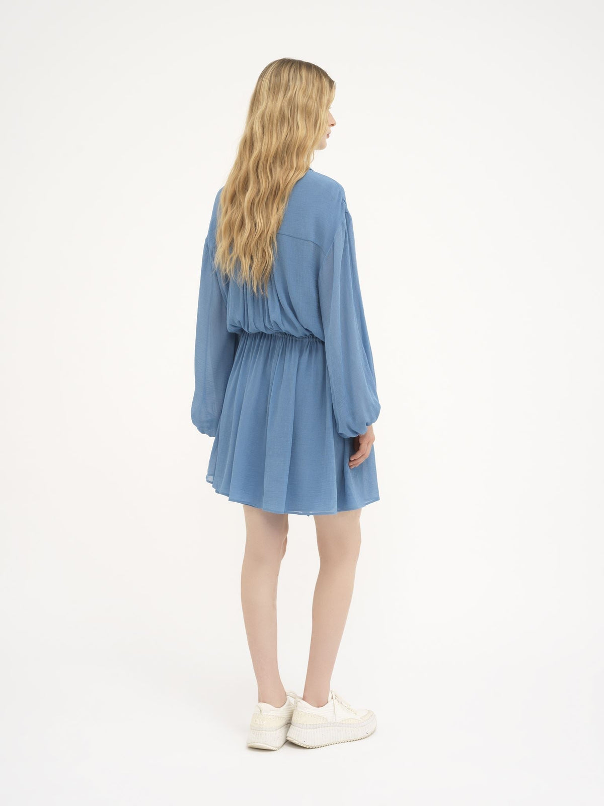 OK PORTE_Robe chemise courte froncée en soie mélangée - Parisian Blue