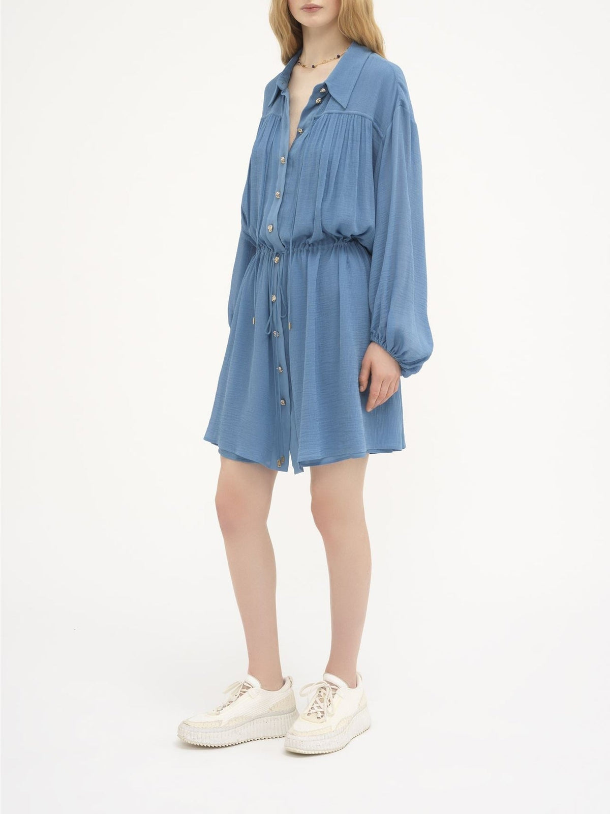 OK PORTE_Robe chemise courte froncée en soie mélangée - Parisian Blue