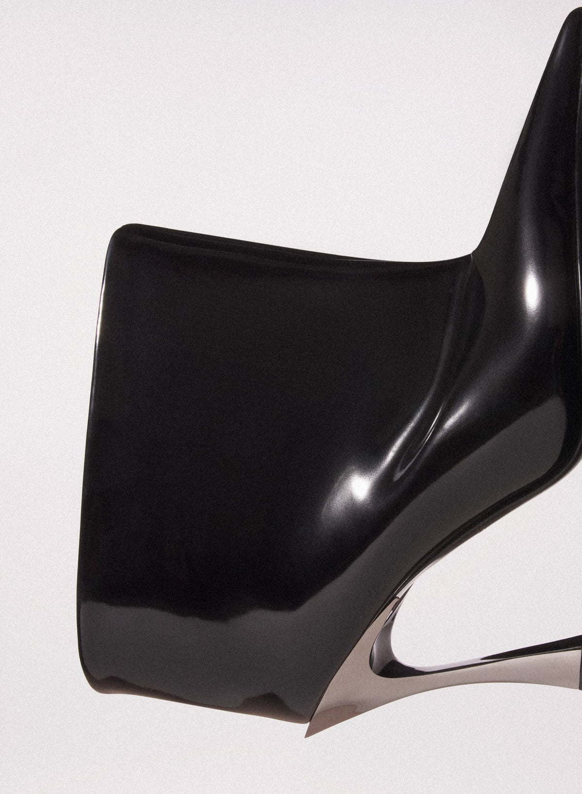 BLACK SHINY LEATHER PIERCING FANG 95 ANKLE BOOTS