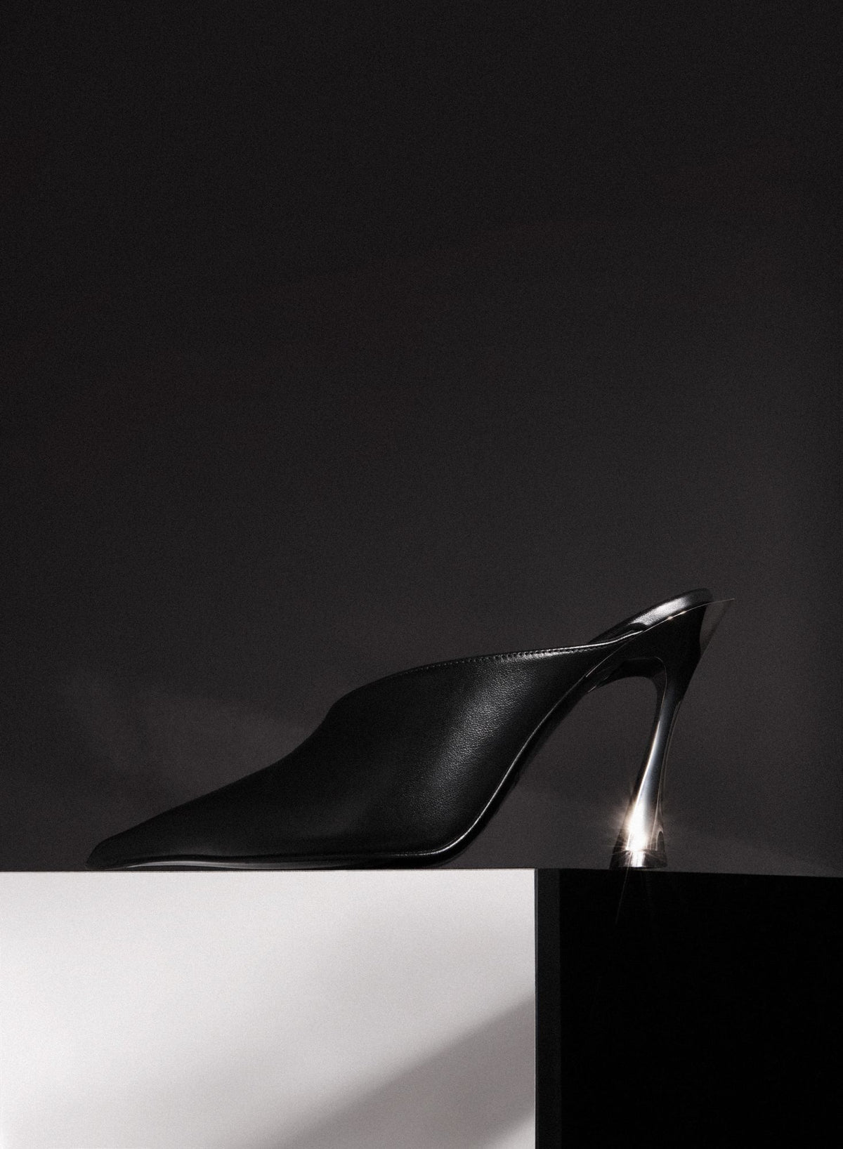 BLACK LEATHER FANG 95 MULES