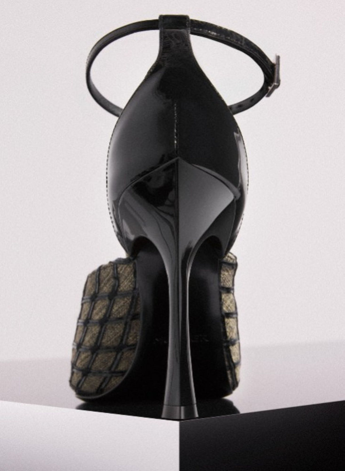 GREEN EMBROIDERED STRAPPY FANG 95 MULES