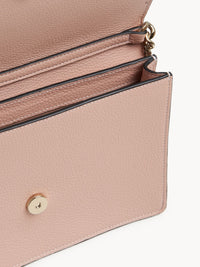 OK PORTE_Mini sac pochette à chaine Alphabet en cuir - Cement Pink