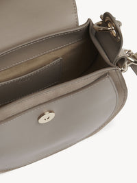 OK PORTE_Petit sac Tess à bandoulière en cuir - Motty Grey