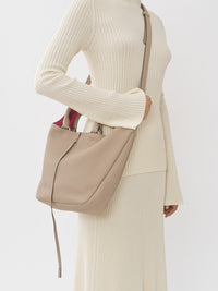OK PORTE_Sac hobo double porté Deia en cuir - Deep Denim