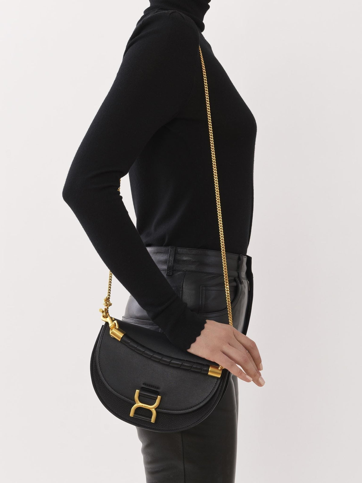 OK PORTE_Black CHAIN FLAP BAG - Black