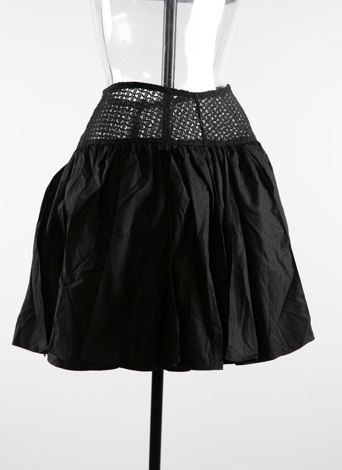 Mini-jupe plissée avec détails ajourés - Noir