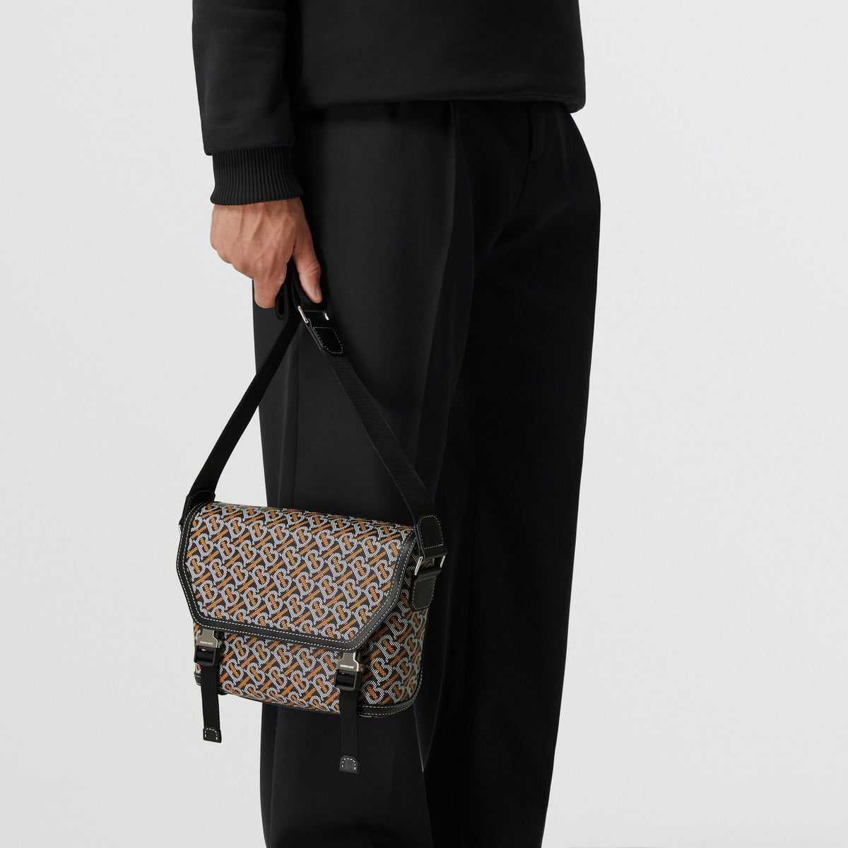 M MESSENGER BAG NOIR/ORANGE