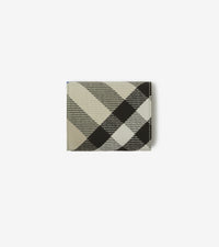W WALLET LICHEN