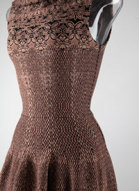 Robe mi-longue col bateau à ourlet festonné - Noir & Marron
