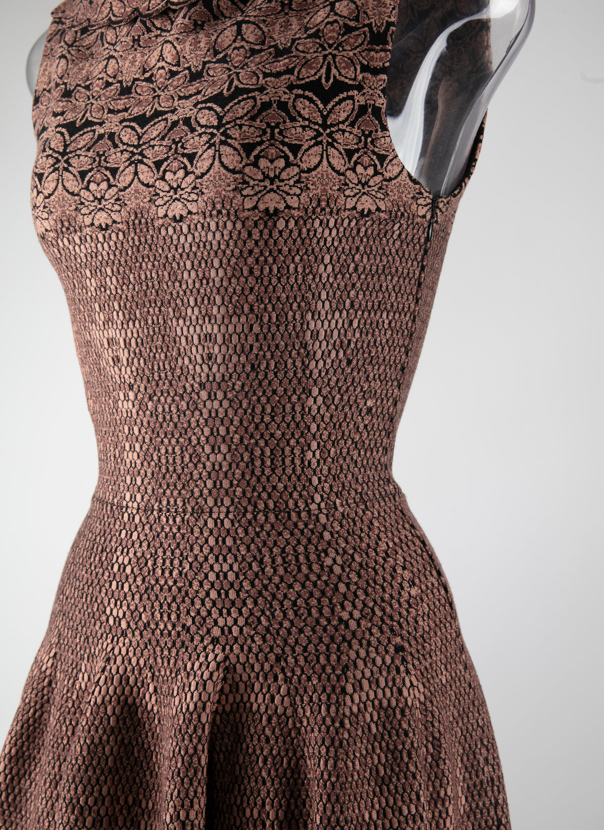 Robe mi-longue col bateau à ourlet festonné - Noir & Marron
