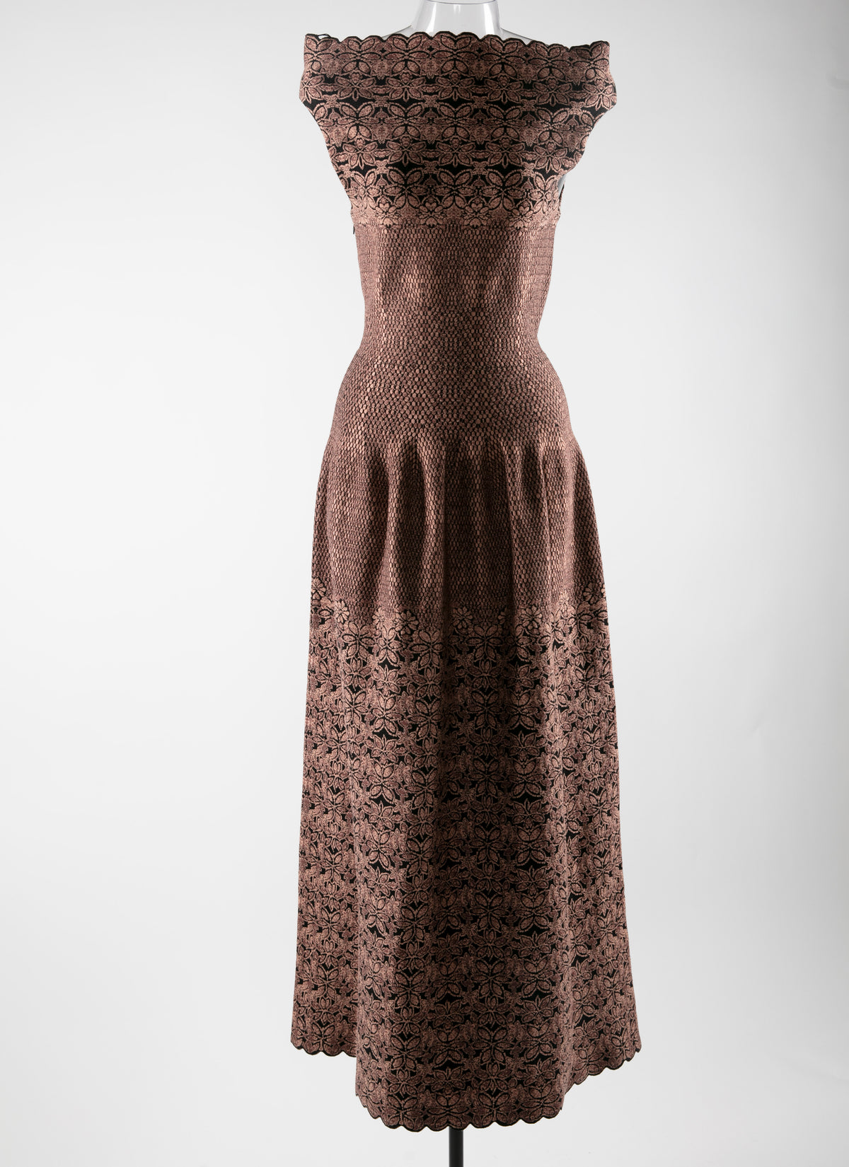 Robe mi-longue col bateau à ourlet festonné - Noir & Marron
