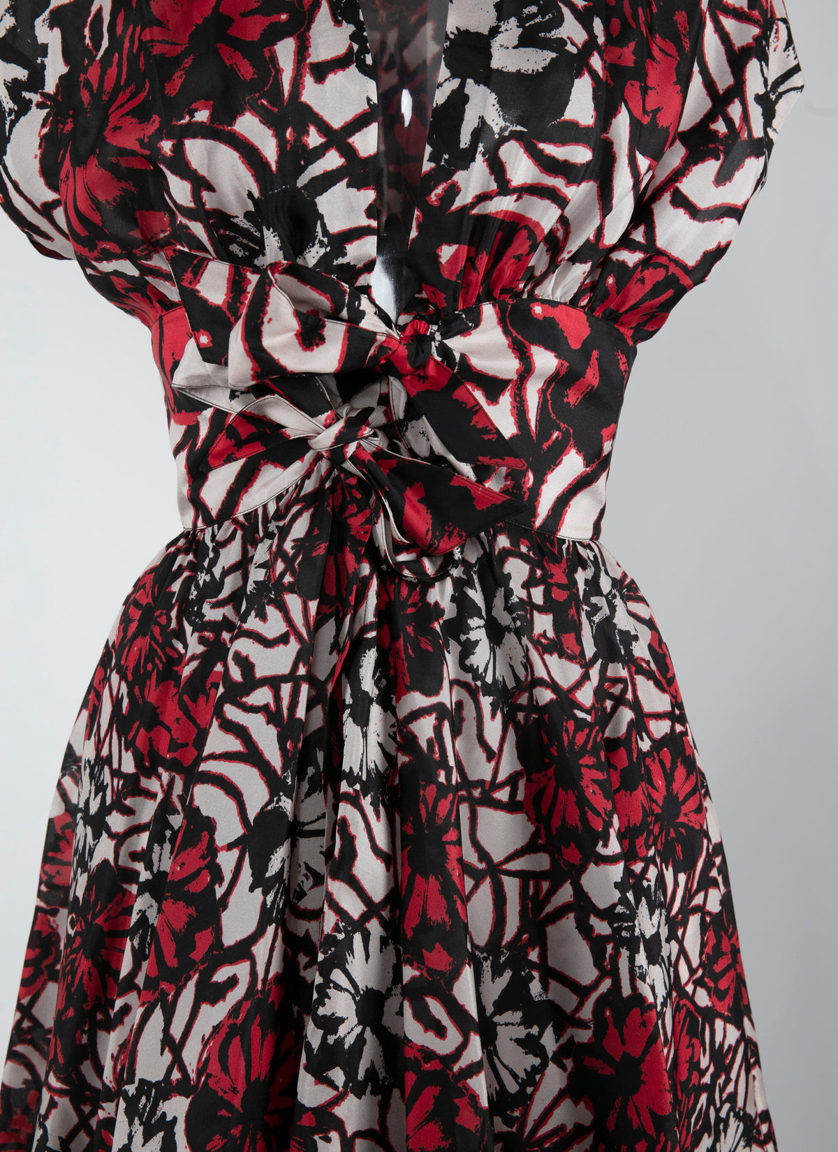 Short-sleeved silk dress - Black & Red