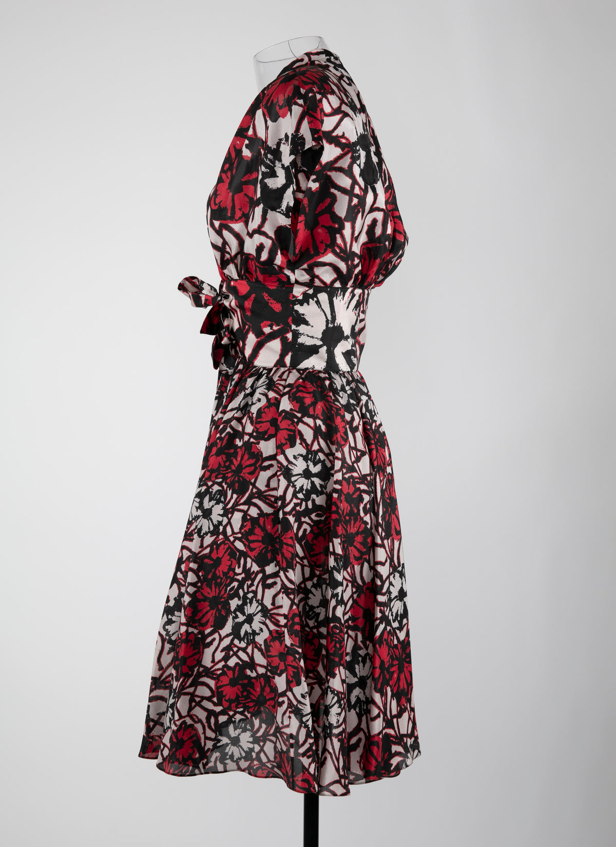 Short-sleeved silk dress - Black & Red