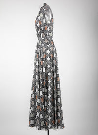 Deep v-neck maxi dress in silk - Ivory & Black