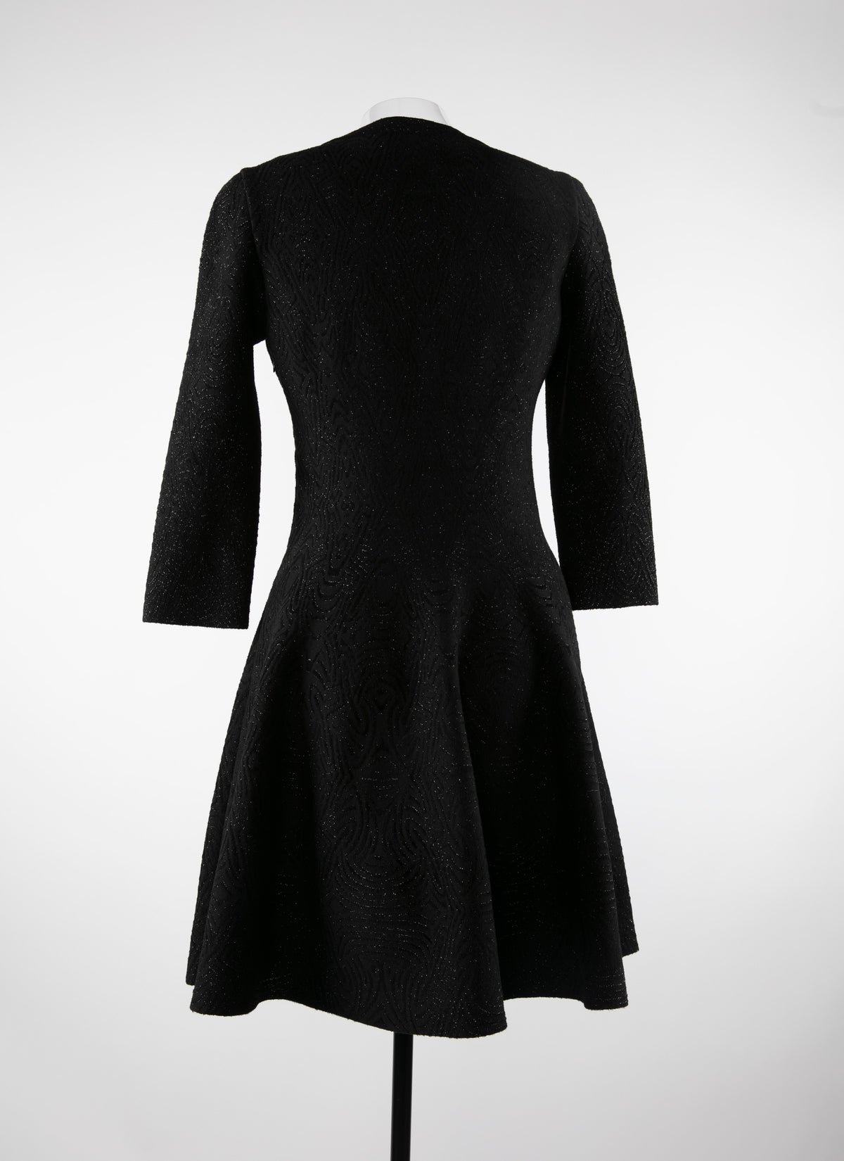 Robe courte évasée à col rond et manches 3/4 - Noir Brillant