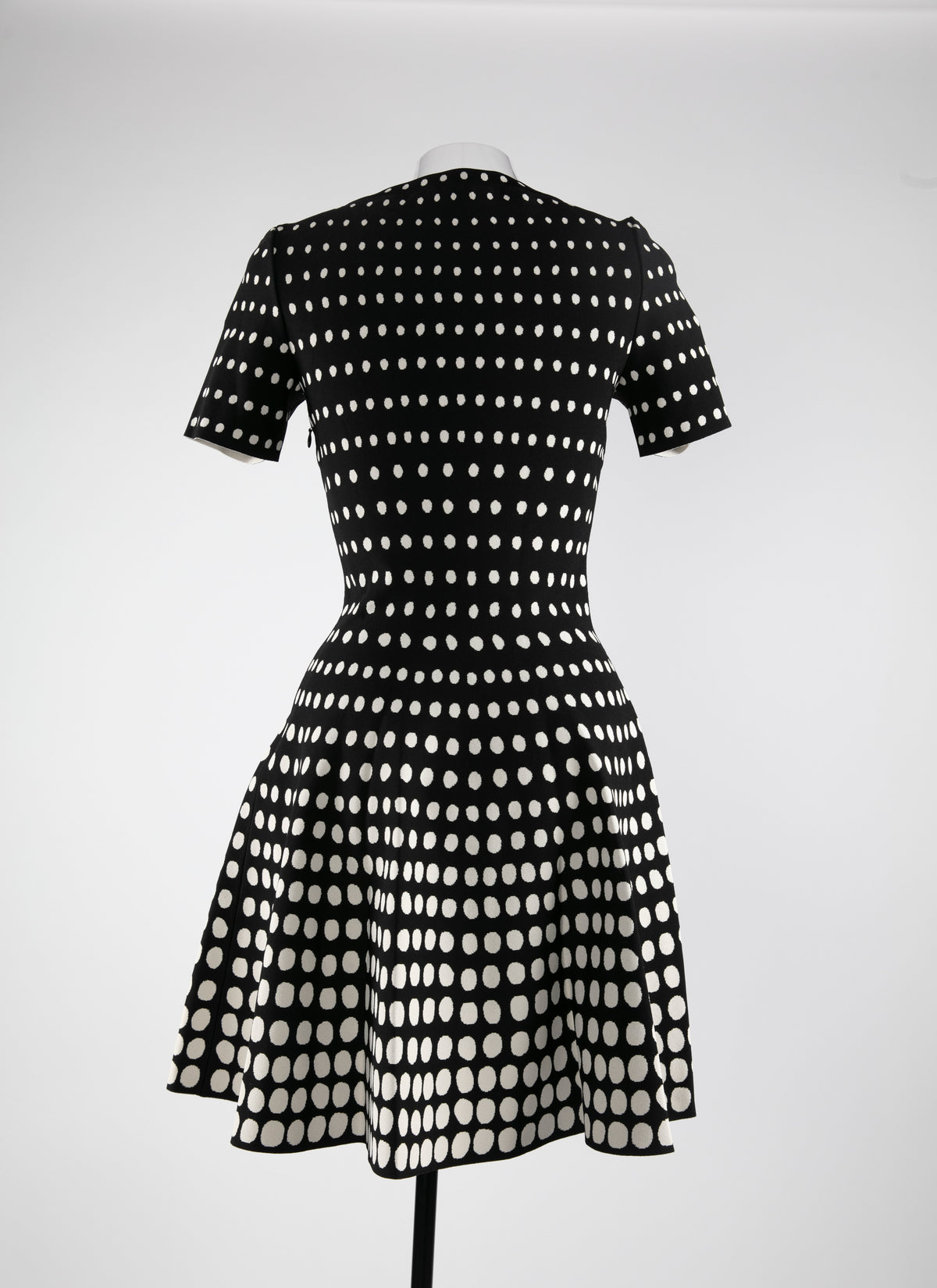Robe patineuse à manches courtes - Noir & Blanc