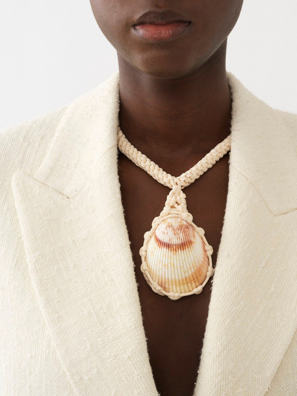 OK PORTE_Collier macramé Larry en soie - Iconic Milk