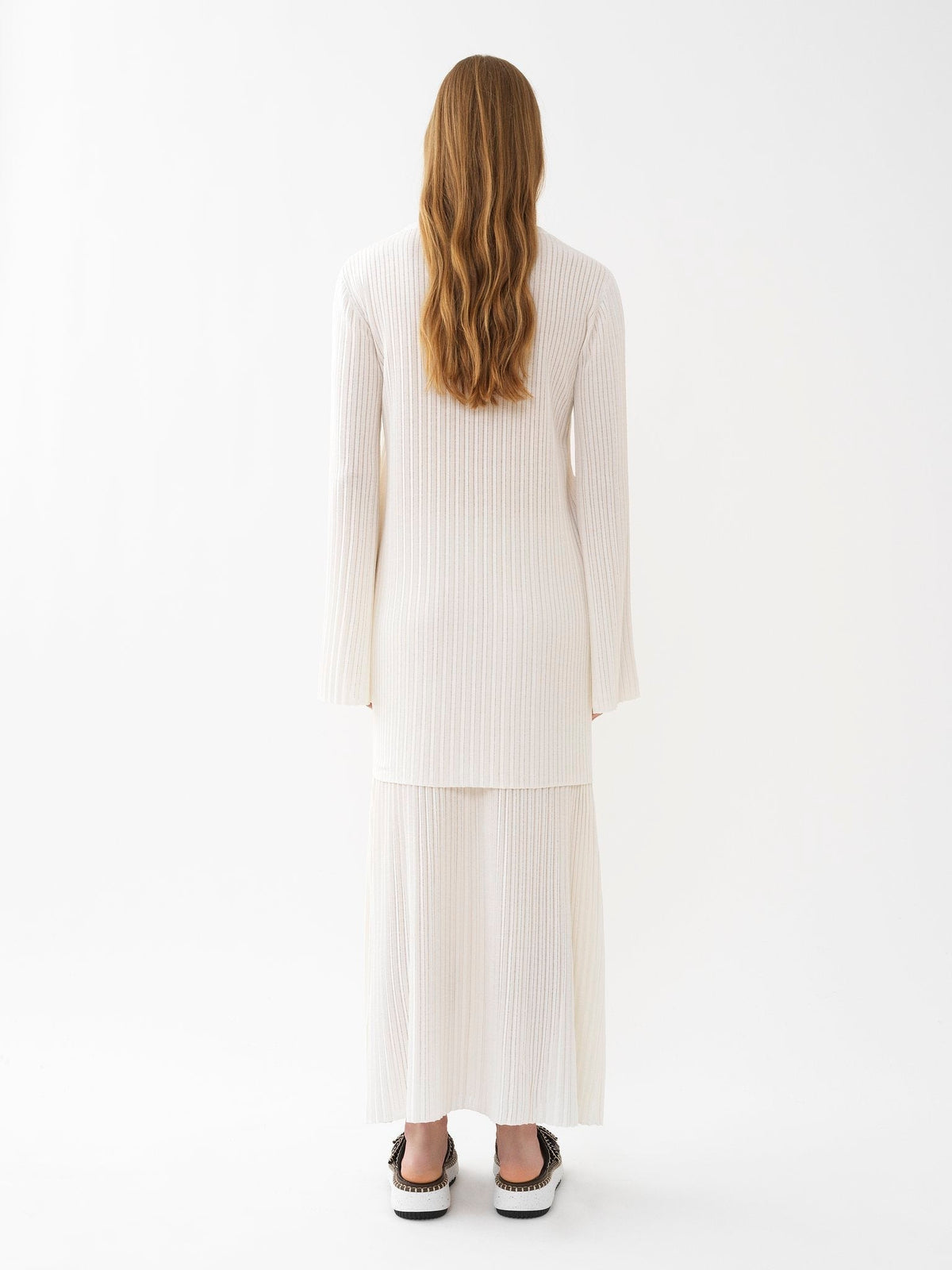 OK PORTE_Cardigan à col V tricoté en soie - Iconic Milk