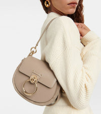 OK PORTE_Petit sac Tess à bandoulière en cuir - Motty Grey