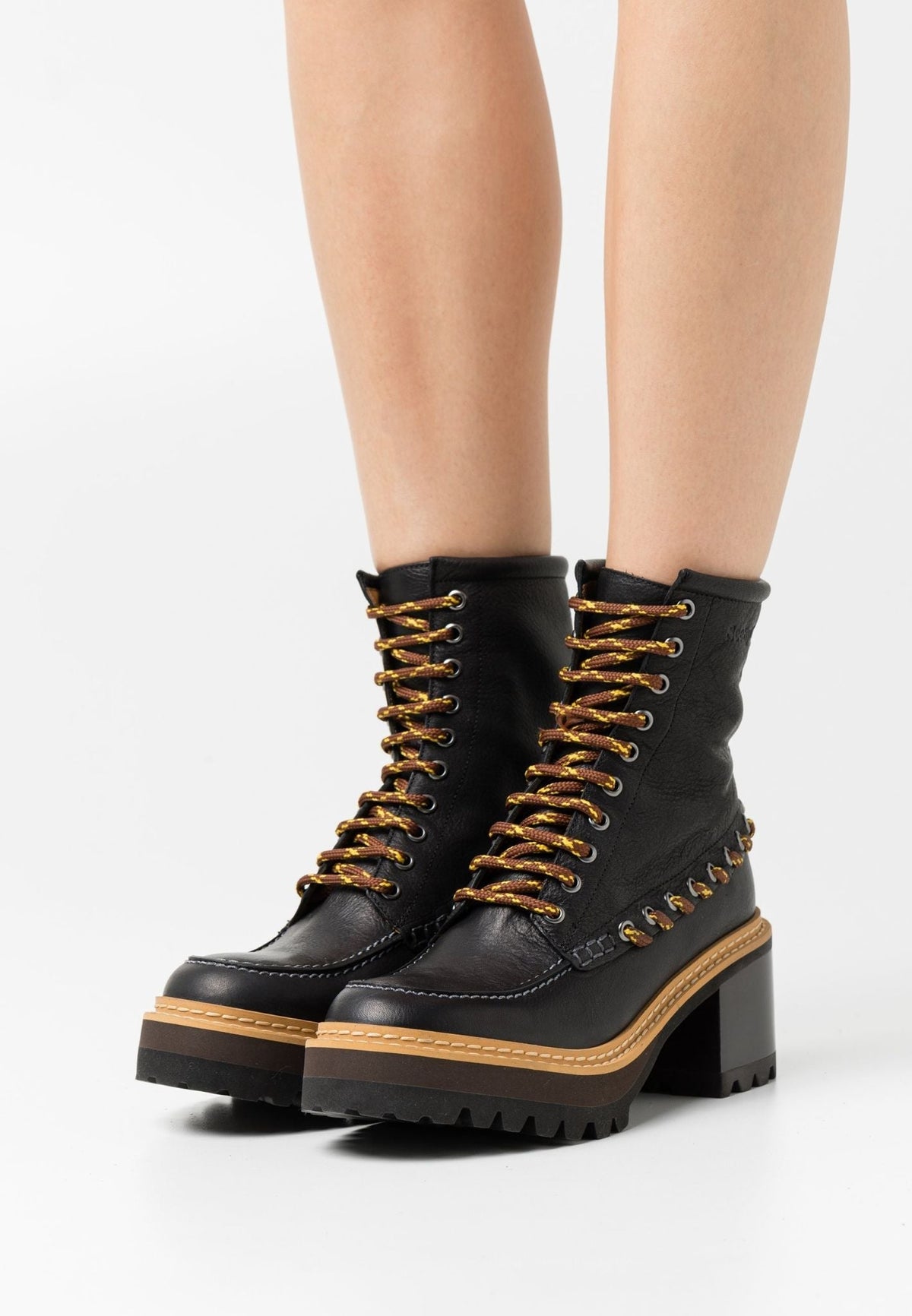 OK PORTE_Bottines Mahalia à lacets 69 en cuir - Black