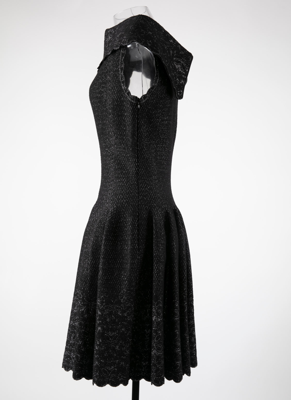 Patio knitted sleeveless dress with closed collar - Black & Silver